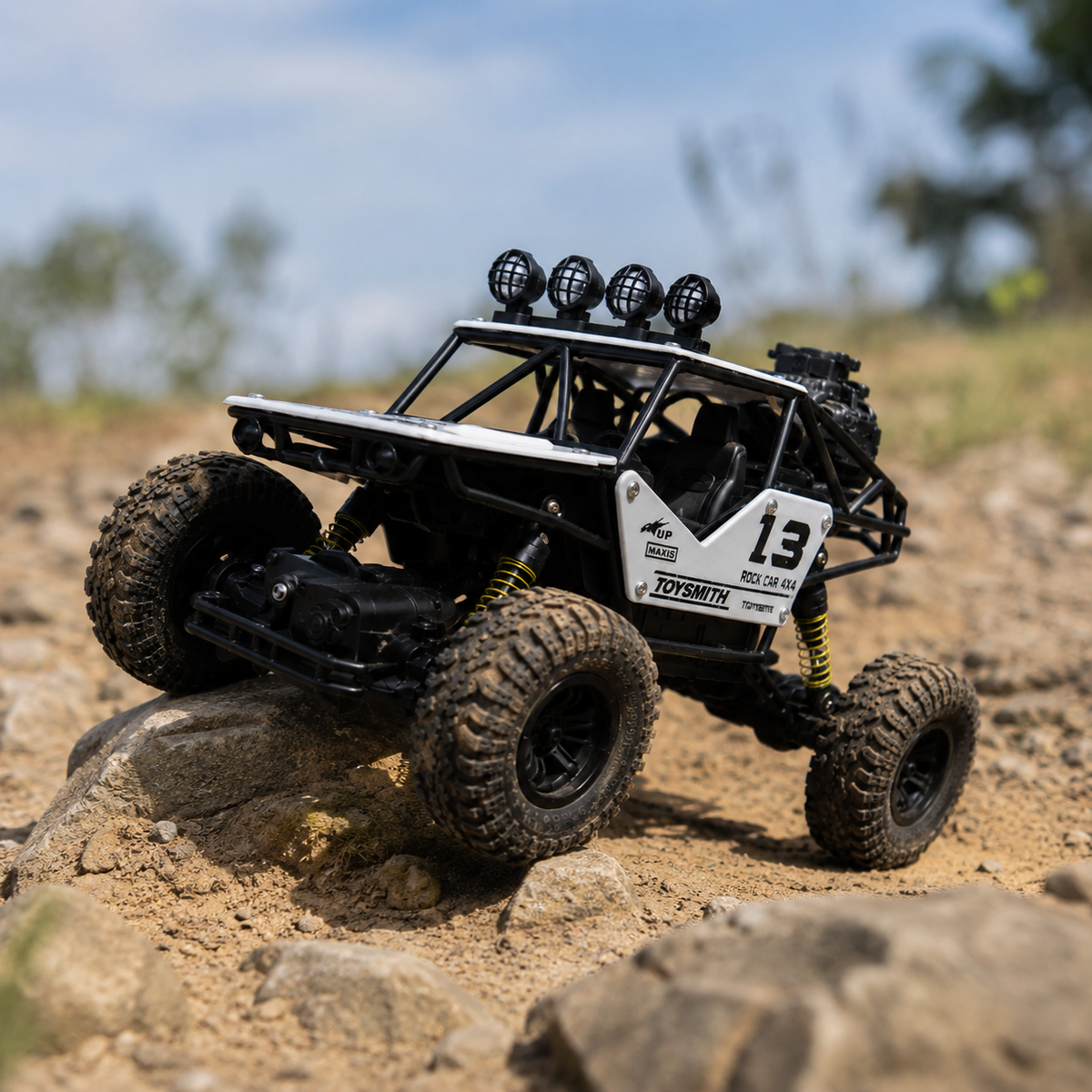 1:12 Scale RC Rock Crawler 4x4 Off-Road Car with Shock Absorbers, LED Lights & Smoke Effect, Type-C Rechargeable